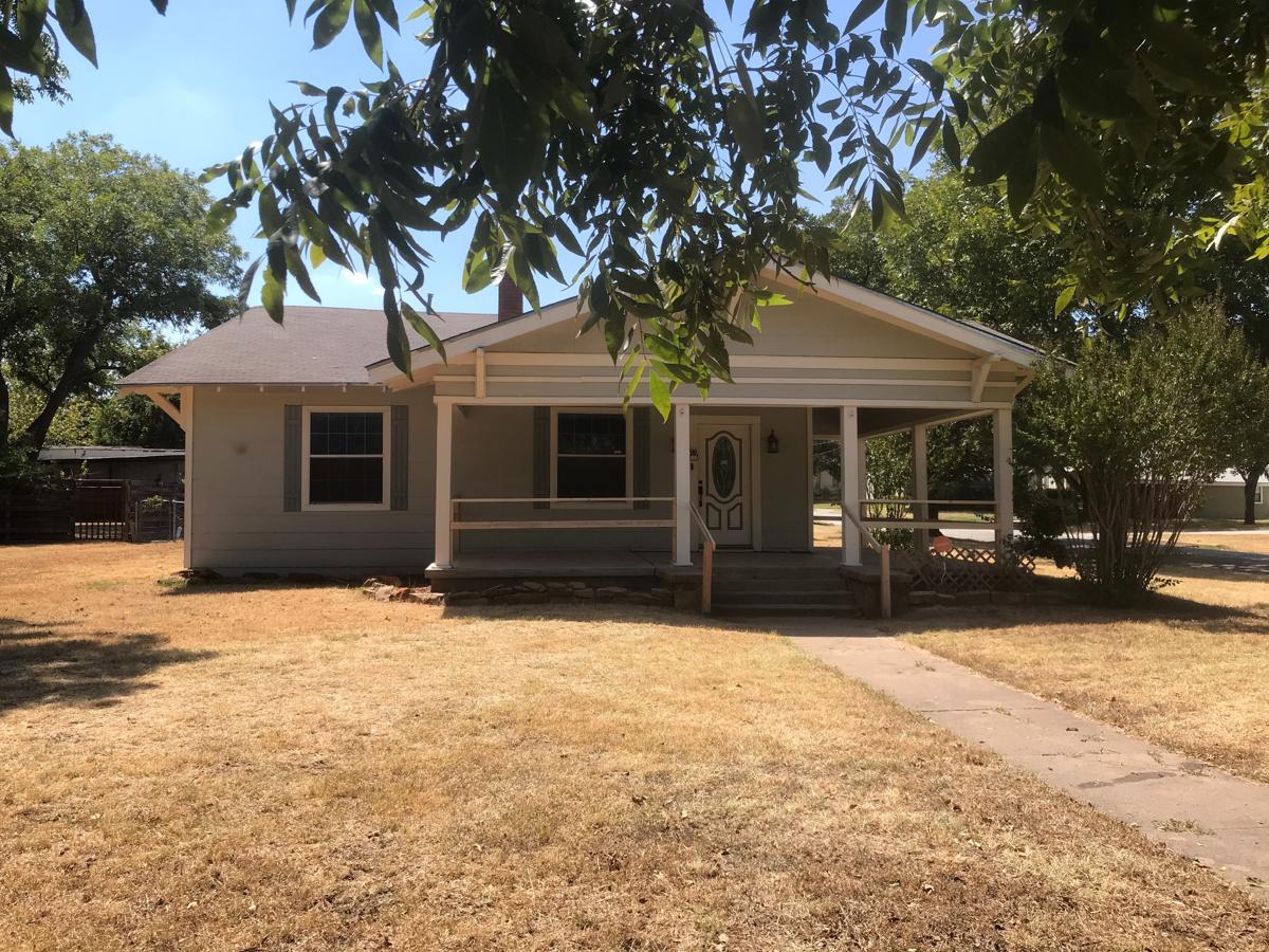 601 S Bassett Street, Eastland, TX 76448